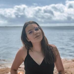 Meet your Posher, Laurie